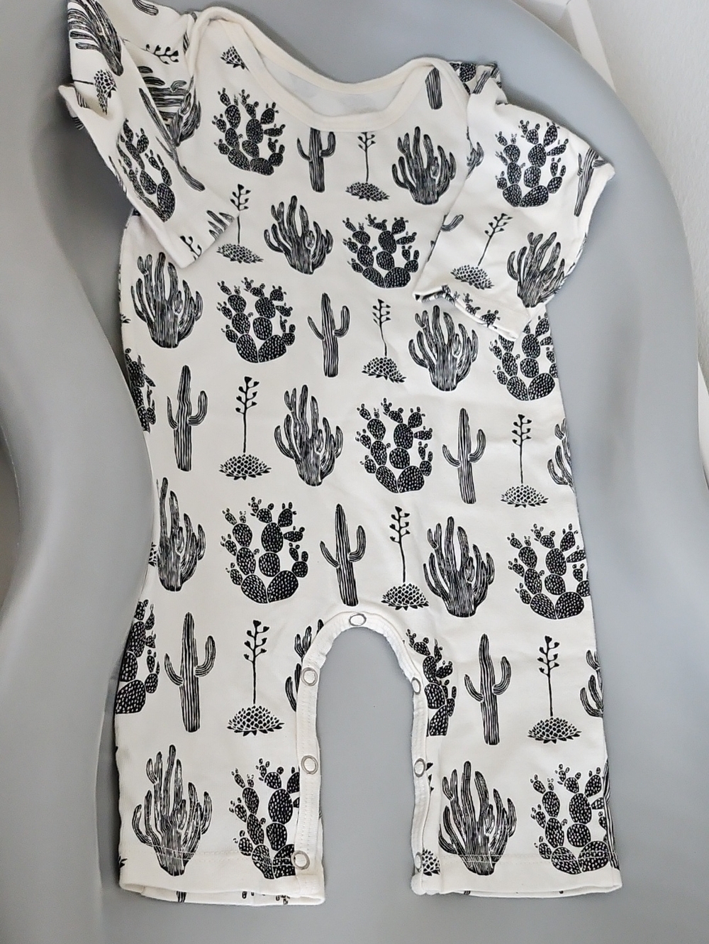 White & Black Cactus Print Jumper One-Piece 6m